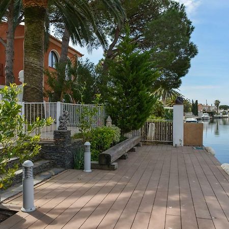 Villa Requesens On Canal Емпуриабрава Екстериор снимка