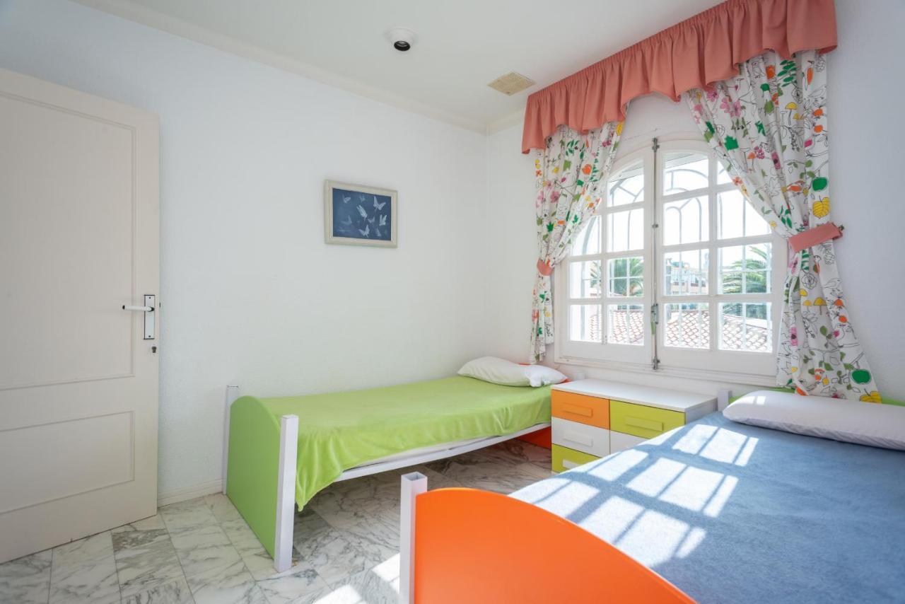 Villa Requesens On Canal Емпуриабрава Екстериор снимка