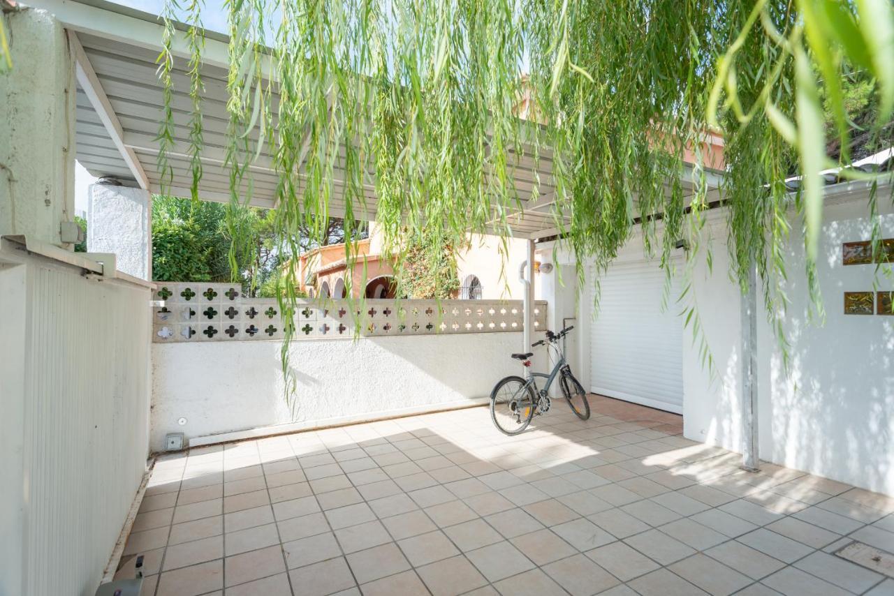 Villa Requesens On Canal Емпуриабрава Екстериор снимка