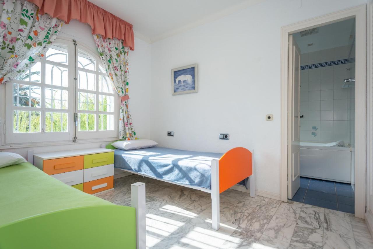 Villa Requesens On Canal Емпуриабрава Екстериор снимка