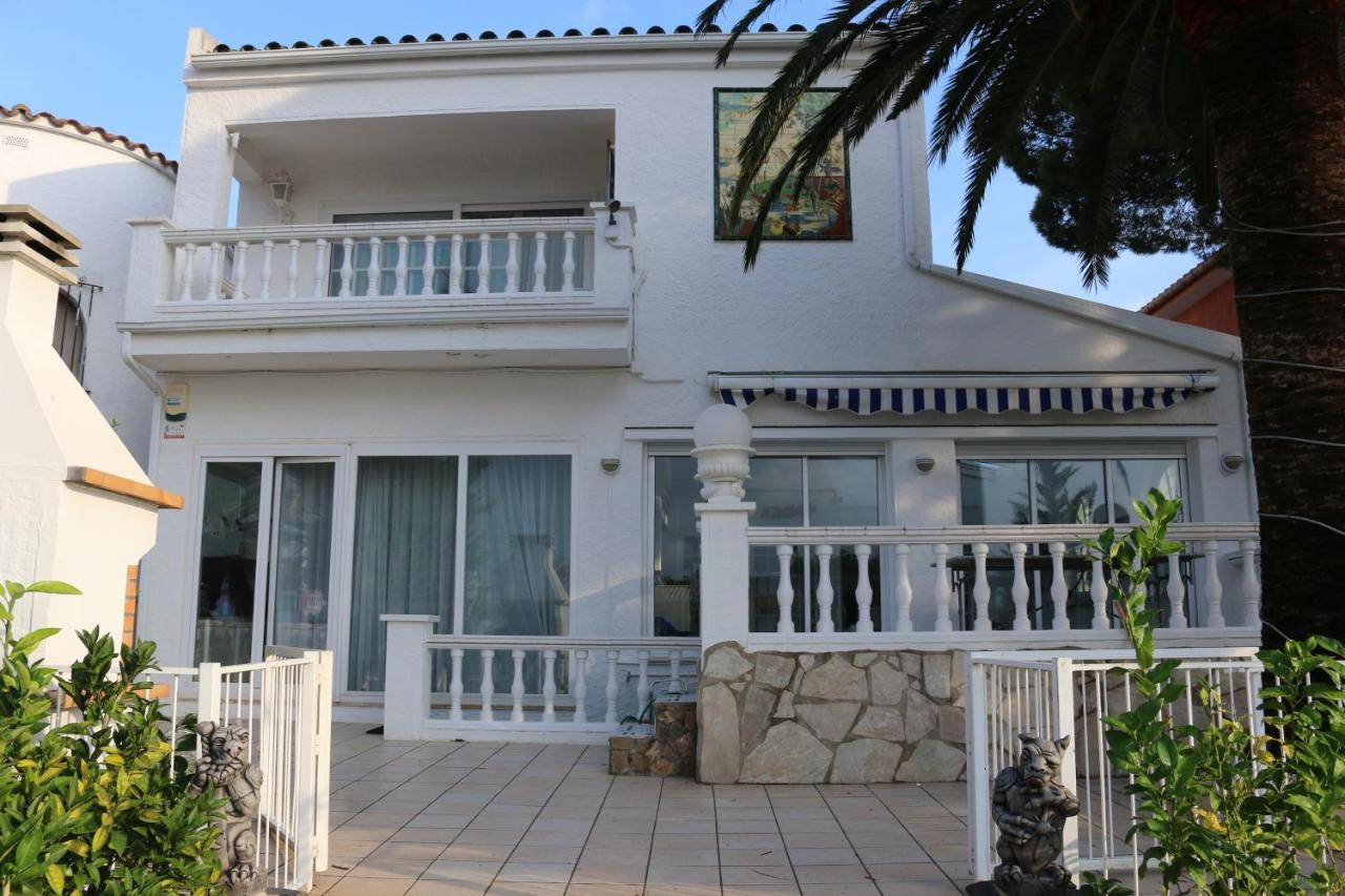 Villa Requesens On Canal Емпуриабрава Екстериор снимка