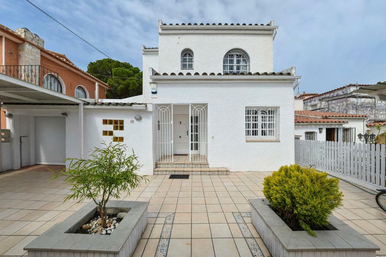 Villa Requesens On Canal Емпуриабрава Екстериор снимка
