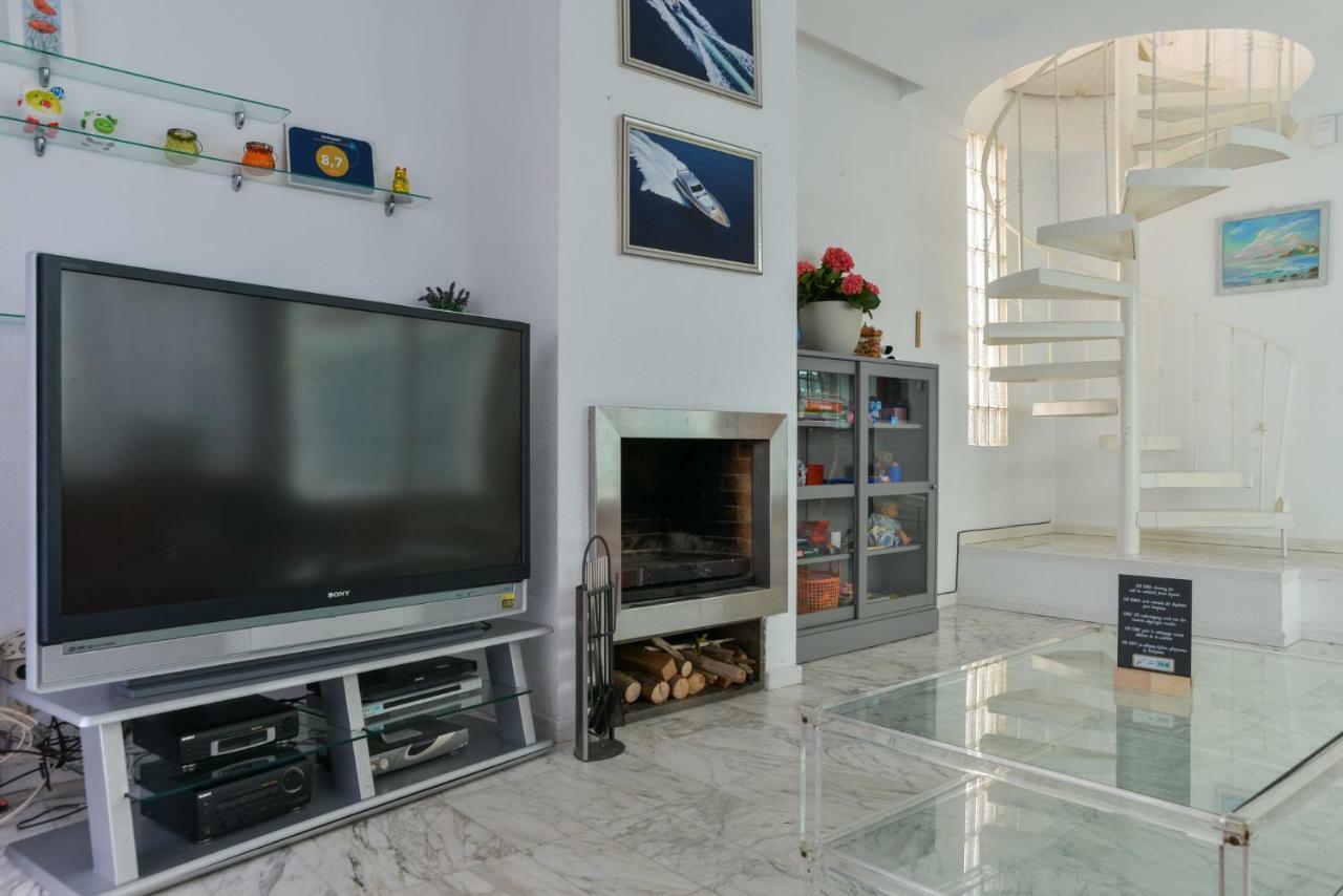 Villa Requesens On Canal Емпуриабрава Екстериор снимка